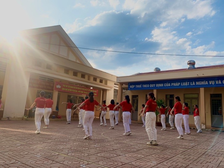 3.3. CLB PHU NU KHOE